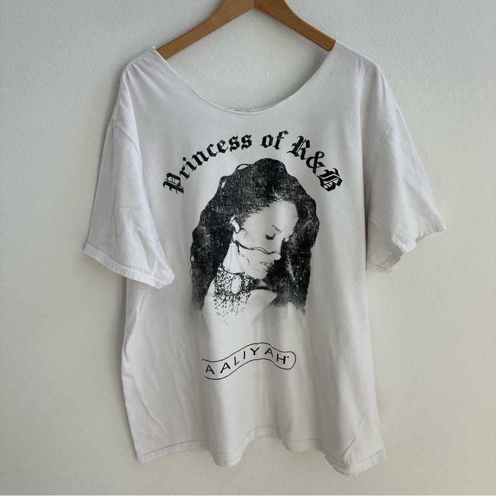 Aaliyah off-the-shoulder R&B tee